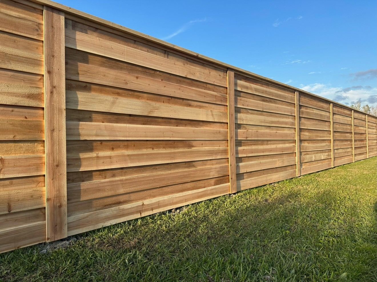 Horizontal cedar wood fence, Strata Exterior Construction